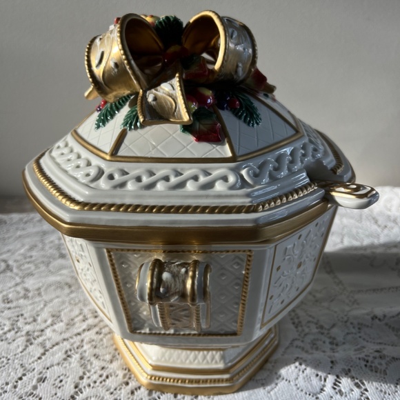 Stunning Fitz & Floyd 'Snowy Woods' Covered Soup Tureen - Picture 4 of 16